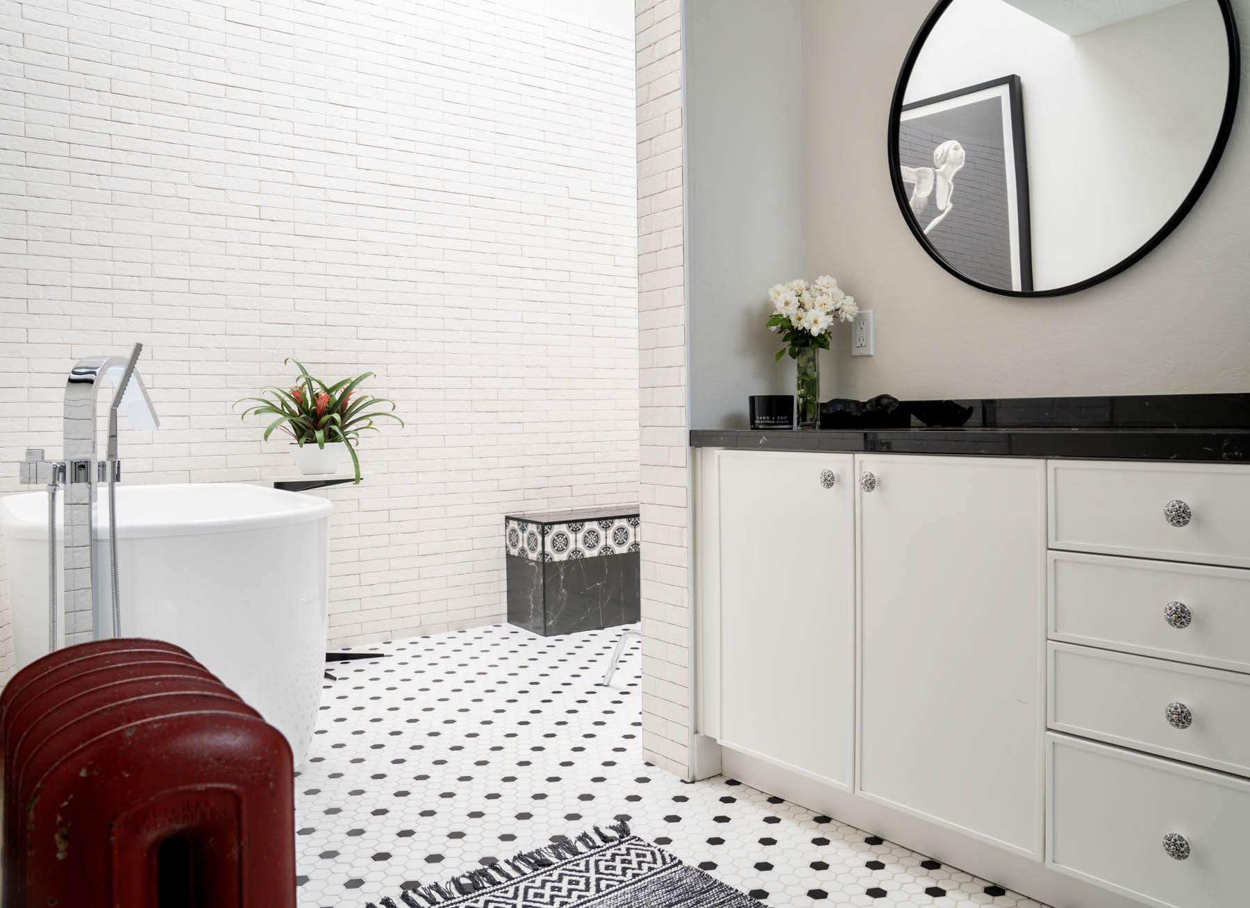 Bathrooms interior design project 17 by Design Vision Studio, Coachella Valley