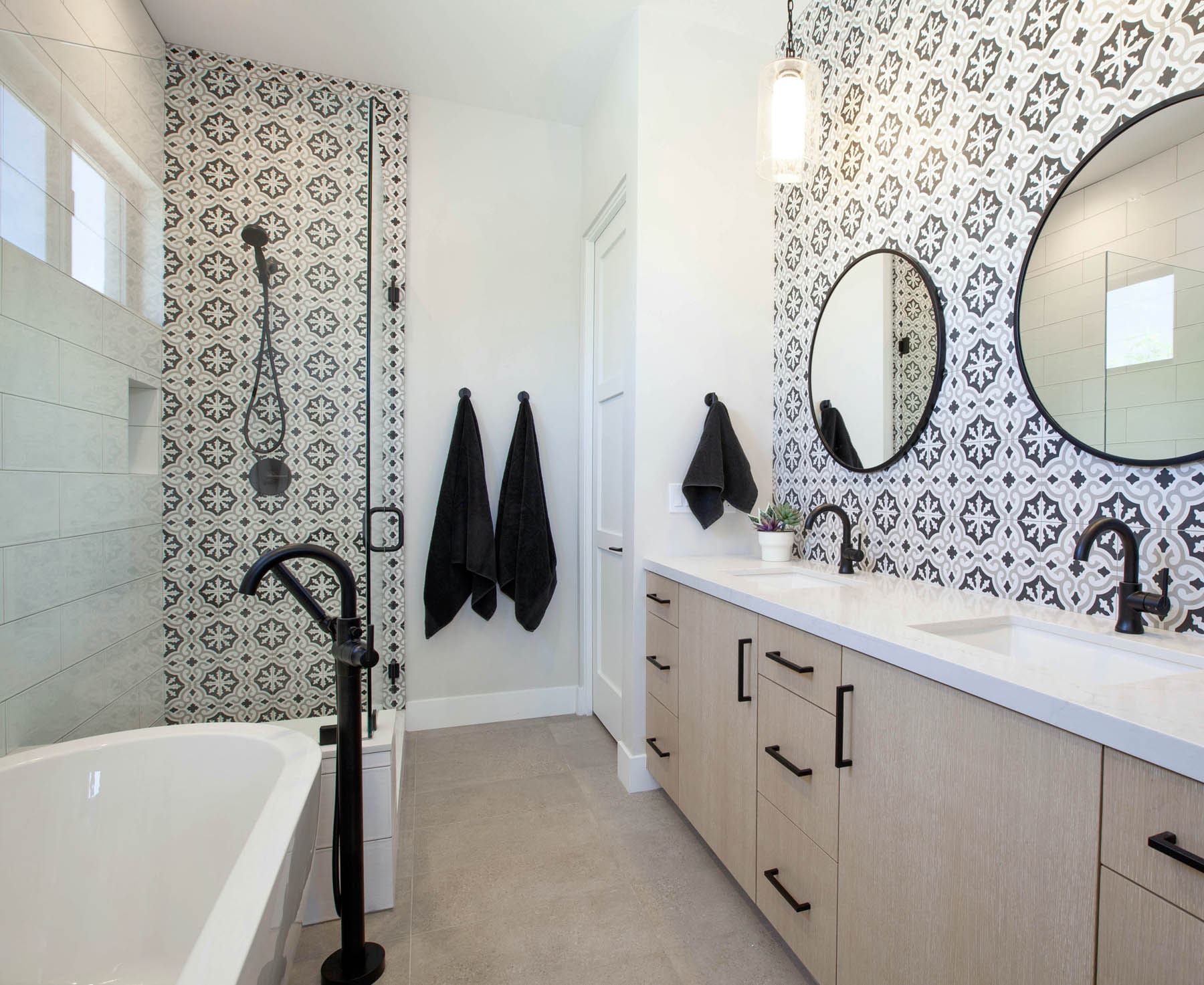 Bathrooms interior design project 13 by Design Vision Studio, Coachella Valley