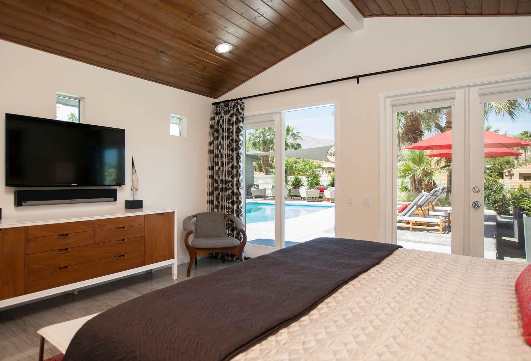 Bedrooms interior design project 28 by Design Vision Studio, Coachella Valley