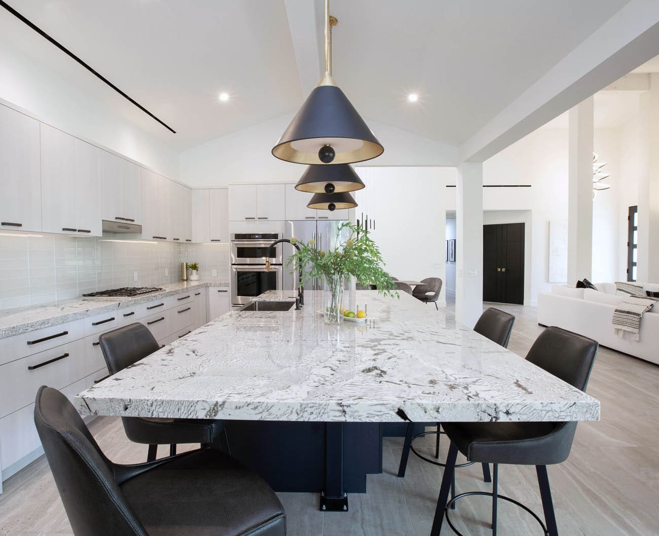 Before & After interior design project 96 by Design Vision Studio, Coachella Valley