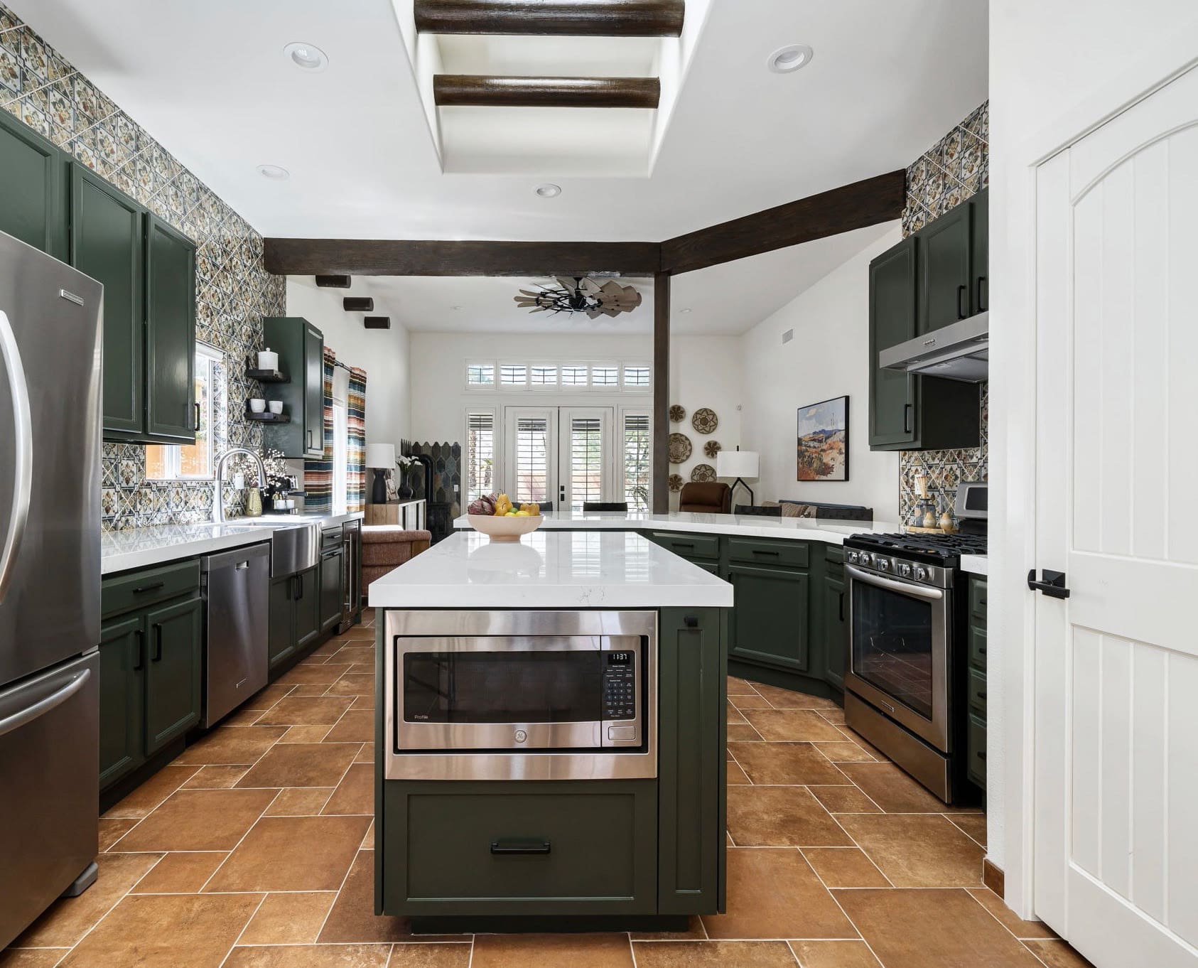Before & After interior design project 130 by Design Vision Studio, Coachella Valley