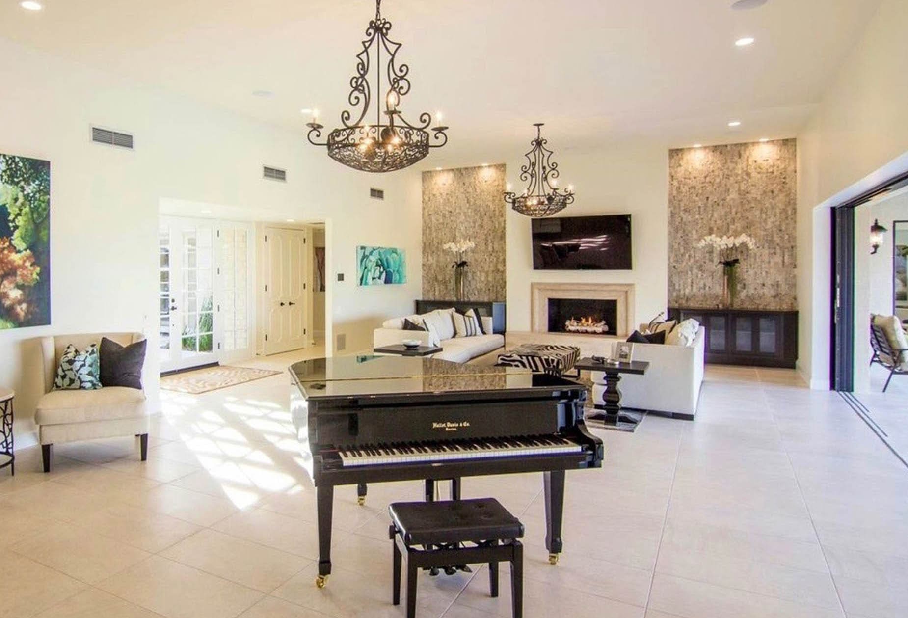 Before & After interior design project 92 by Design Vision Studio, Coachella Valley