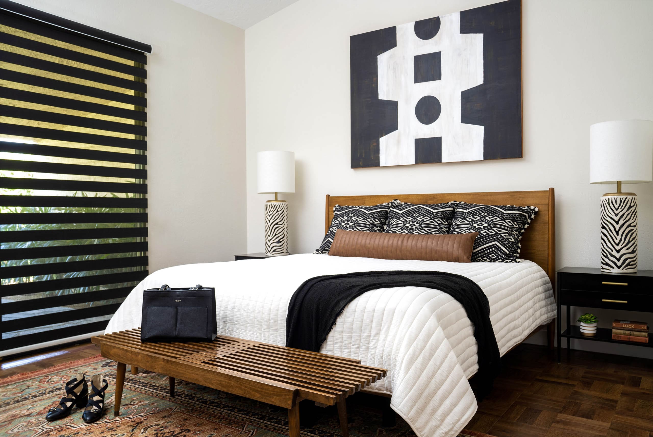 Bedrooms interior design project 23 by Design Vision Studio, Coachella Valley